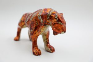 Hổ XXIII - Tượng sơn mài bởi họa sĩ Nguyễn Tấn Phát