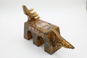 Môn Ngưu - Tượng sơn mài bởi họa sĩ Nguyễn Tấn Phát